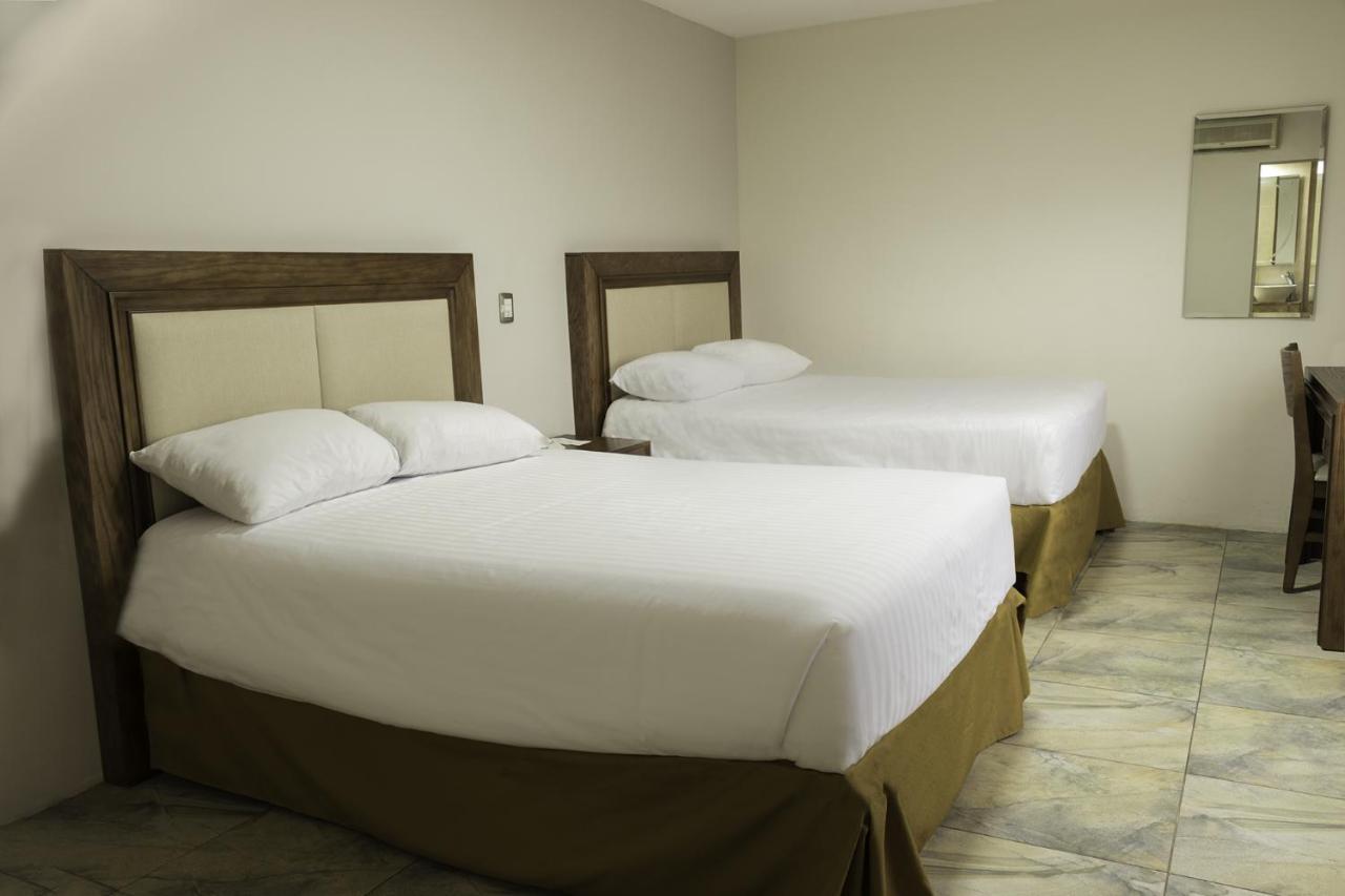 Hotel Adriana イダルゴ・デル・パラル エクステリア 写真